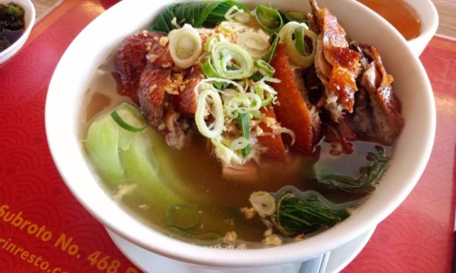 Sup Mie Bebek Panggang, Rasanya Bikin Penasaran