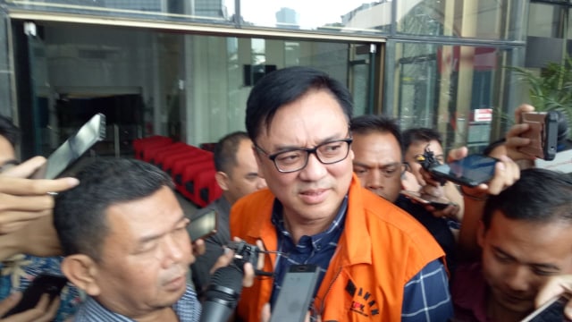 KPK menahan Direktur Operasional Lippo Group, Billy Sindoro, Selasa (16/10/2018). Foto: Aprilandika Pratama/kumparan