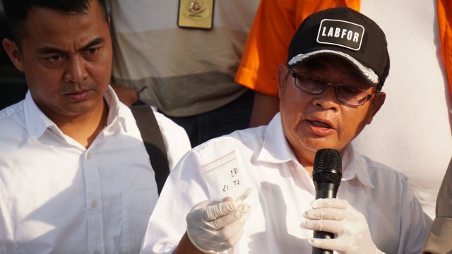 Kabid Balistik Metalurgi Forensik Puslabfor Mabes Polri, Kombes Ulung Kanjaya saat gelar rilis kasus pengungkapan peluru nyasar Gedung DPR RI di Polda Metro Jaya. (Foto: Nugroho Sejati/kumparan)