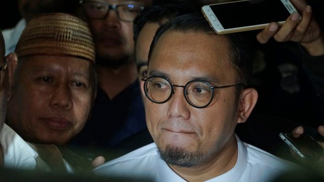 Dahnil Anzar Simanjutak usai dipersiksa di Polda Metro Jaya terkait kasus hoax Ratna Sarumpaet. (Foto: Nugroho Sejati/kumparan)