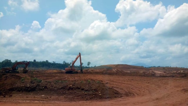 Tambang bauksit Antam di Tayan. (Foto: Michael Agustinus/kumparan)