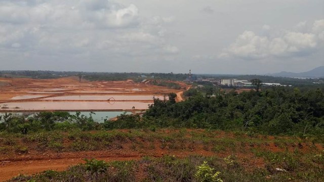 Tambang bauksit Antam di Tayan. (Foto: Michael Agustinus/kumparan)