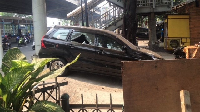 Restoran manado di cempaka putih yang dirusak orang tak dikenal. (Foto: Dok. Istimewa)