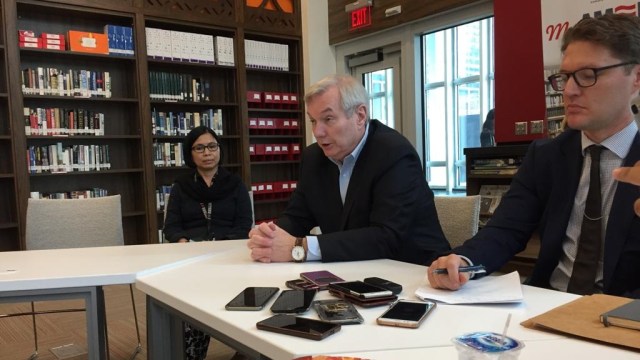 Dr. Michael Osterholm (tengah) di Kedutaan Besar Amerika Serikat, Rabu (17/10/2018). (Foto: Zahrina Noorputeri/kumparan)