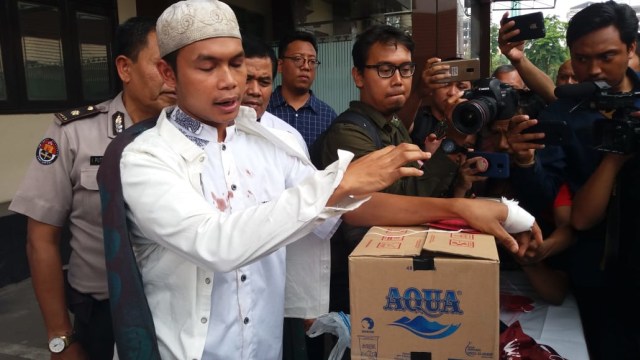 Polisi gelar rilis tersangka kasus penipuan penggandaan uang oleh Gus Akbar. (Foto: Nuryatin Phaksy Sukowati/kumparan)