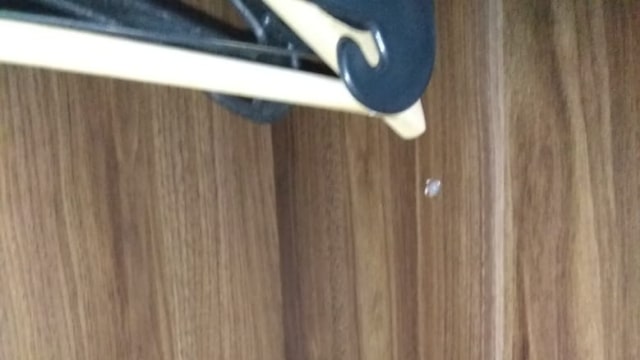 Peluru nyasar di ruang Fraksi Partai Demokrat. (Foto: Dok. Istimewa)