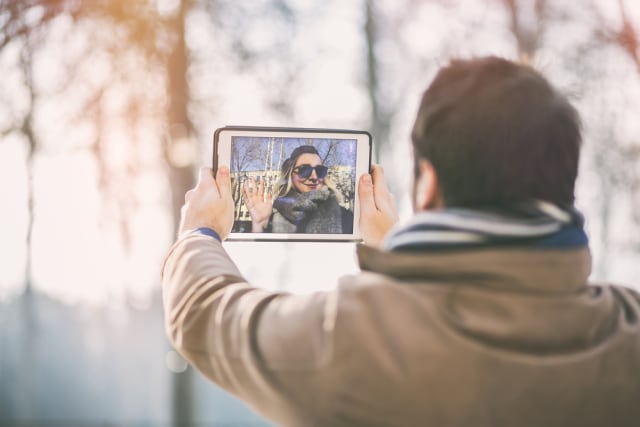 Ilustrasi Hubungan Jarak Jauh (Foto: Shutterstock)