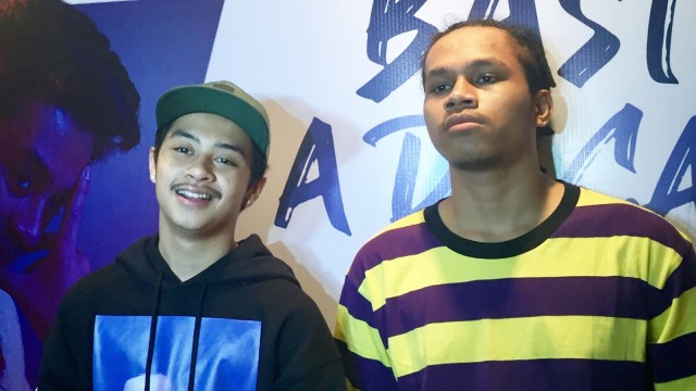 Bastian Steel dan Kevin ‘Idol’.
(Foto: Maria Gabrielle Putrinda/kumparan)