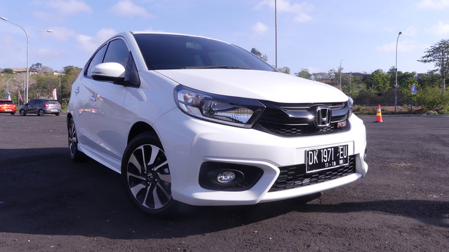 Tampilan depan samping kanan all new Honda Brio (Foto: Aditya Pratama Niagara/kumparanOTO)