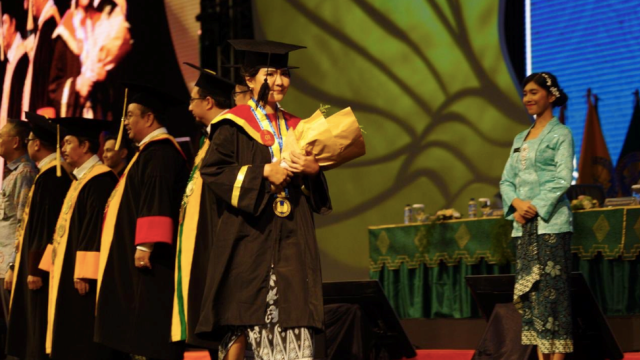 Politeknik Keuangan Negara Sekolah Tinggi Akuntansi Negara (PKN STAN) menggelar wisuda akbar bagi 5.000 lulusannya, Kamis (18/10). (Foto: Dok. Kemenkeu RI)