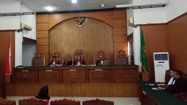 Sidang puturan Roro Fitria (Foto: Aria Pradana/kumparan)