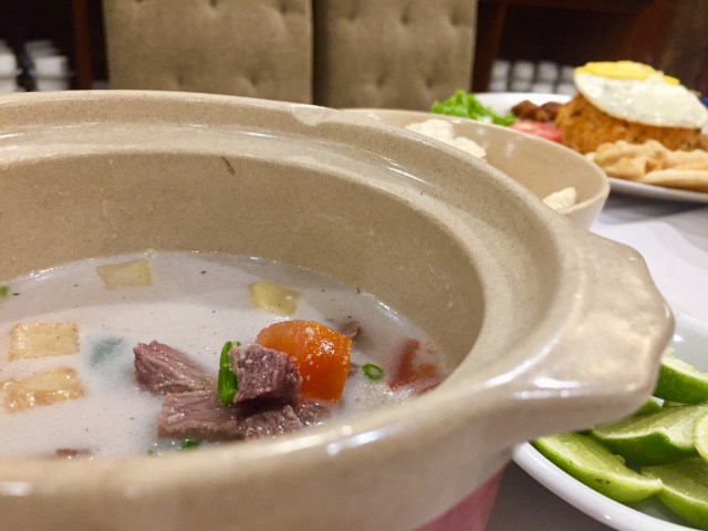 Soto Betawi Sofyan Hotel (Foto: Mela Nurhidayati/kumparan)