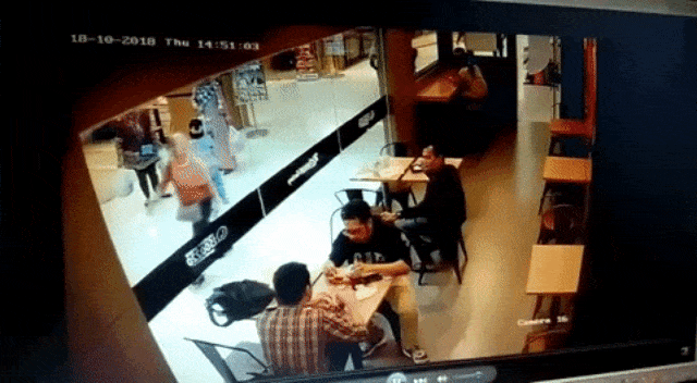 Rezzy kehilangan laptop di Plaza Kalibata. (Foto: Dok. Rezzy Eko Caraka)