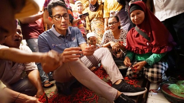 Sandiaga Uno mengunjungi Pasar Raya Inpres Padang, Jumat (19/10/2019). (Foto: Dok. Tim Sandiaga Uno)