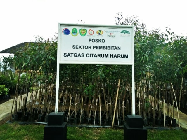 Mantap...!! Sesjen Wantannas Letjen TNI Doni Monardo Mengunjungi Posko Sektor Pembibitan Satgas Citarum Harum