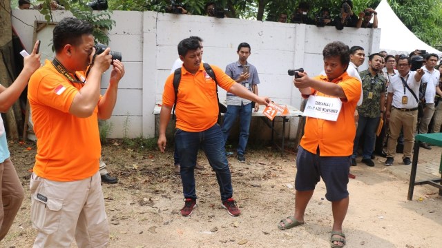 Rekonstruksi kasus peluru nyasar ke Gedung DPR. (Foto: Dok. Istimewa)