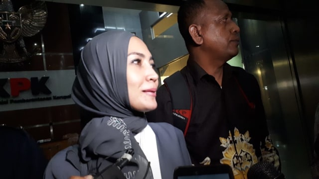 Fenny steffy burase usai Diperiksa Selama 14 jam. (Foto: Aprilandika Prataman/kumparan)