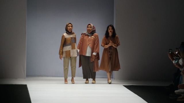 Fashion Show Indonesia Fashion Forward present by Kami di Jakarta Fashion Week 2019. (Foto: Iqbal Firdaus/kumparan)