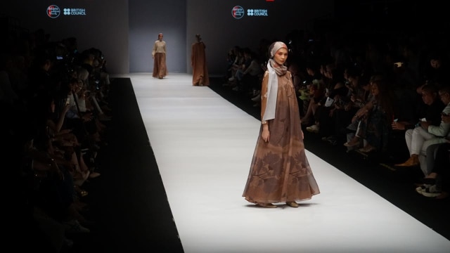 Fashion Show Indonesia Fashion Forward present by Kami di Jakarta Fashion Week 2019. (Foto: Iqbal Firdaus/kumparan)