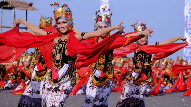 Para Penari di Festival Gandrung Sewu, Banyuwangi. (Foto: Bella Cynthia Ratnasari/kumparan)