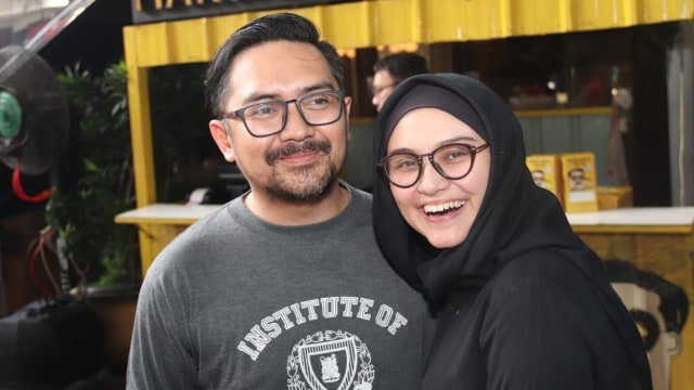 Prabu Revolusi dan Zee Zee Shahab. Foto:  Munady Widjaja 