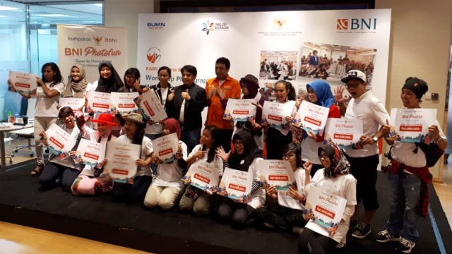 Para pemenang lomba foto street kumparan BNI Photofun di Hong Kong, Minggu (21/10). (Foto: Dok. kumparan)