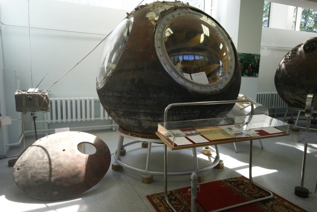  Penjelajah Angkasa dari Baikonur (2)
