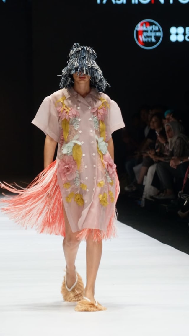 Fashion Show Indonesian Fashion Forward present by TOTON di Jakarta Fashion Week 2019 (Foto: Iqbal Firdaus)