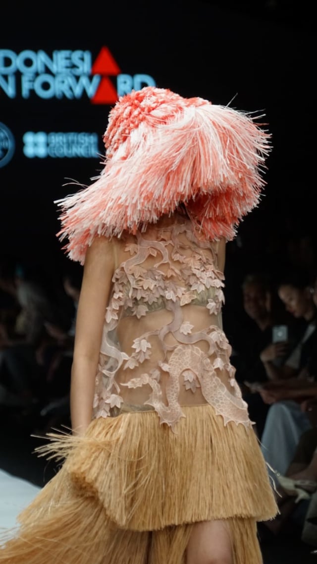 Fashion Show Indonesian Fashion Forward present by TOTON di Jakarta Fashion Week 2019 (Foto: Iqbal Firdaus)