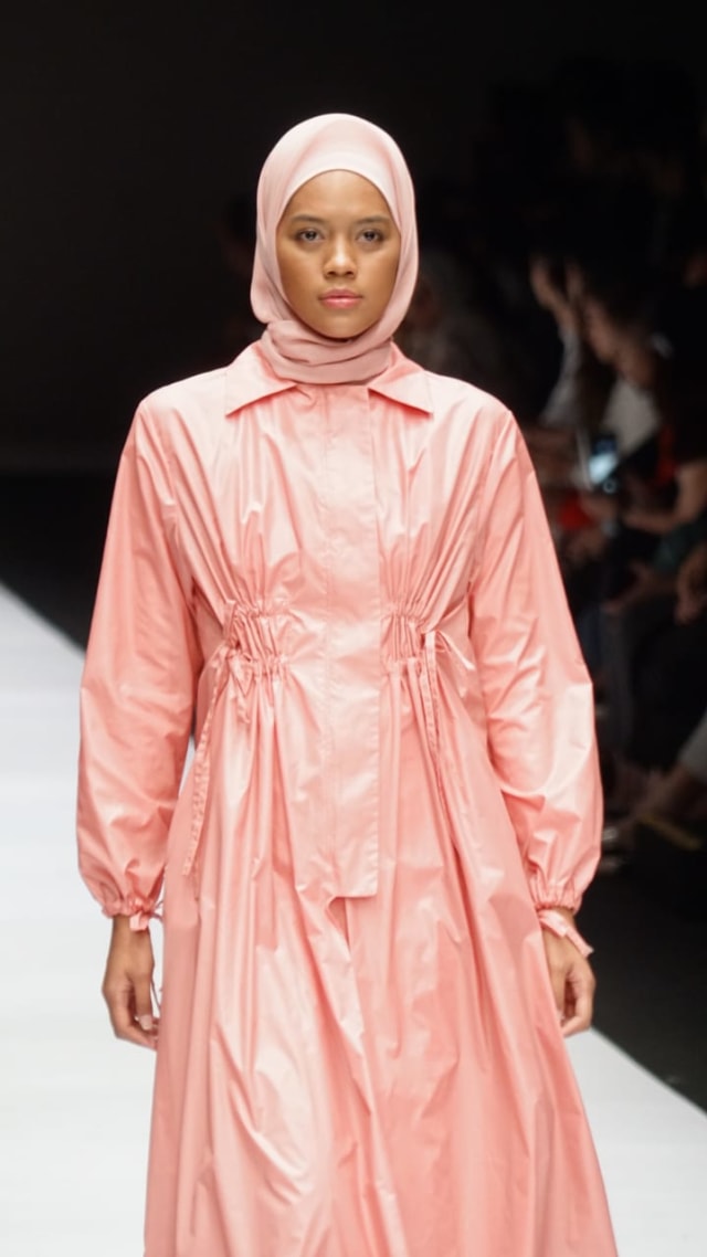 Fashion Show Indonesian Fashion Forward present by IKYK di Jakarta Fashion Week 2019 (Foto: Iqbal Firdaus/kumparan)