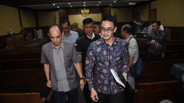 Terdakwa kasus suap dan gratifikasi proyek-proyek di Dinas Pekerjaan Umum dan Perumahan Rakyat (PUPR) Provinsi Jambi, Zumi Zola di Pengadilan Tipikor, Jakarta. (Foto: ANTARA FOTO/Indrianto Eko Suwarso)