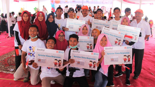1.200 Anak Korban Gempa Lombok Dapat Tabungan dari BNI Rp 1,2 Miliar.  (Foto: Dok. BNI)