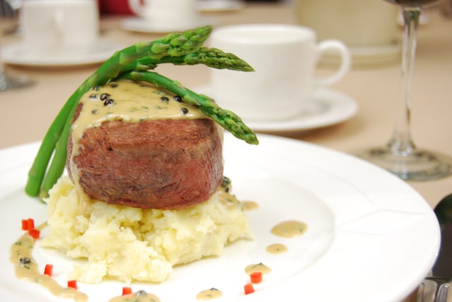 Ilustrasi steak (Foto: Shutter Stock)