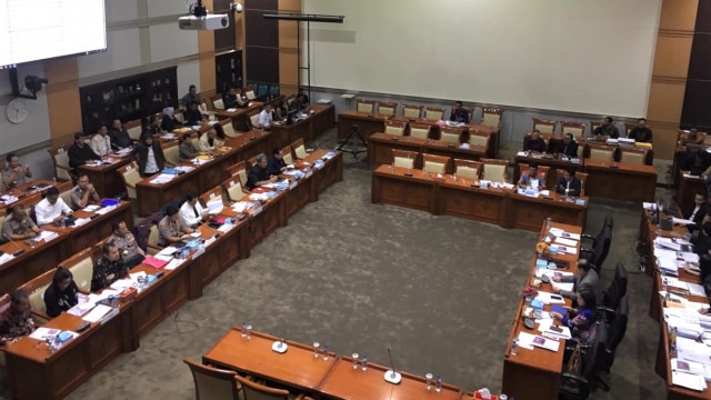 Komisi III gelar Raker dengan Polri, KPK, Menkumham dan Jaksa Agung. (Foto: Ricad Saka/kumparan)