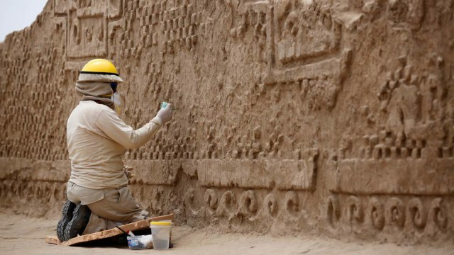 Penemuan Patung Kayu Tertua di Peru. (Foto: REUTERS/Douglas Juarez)