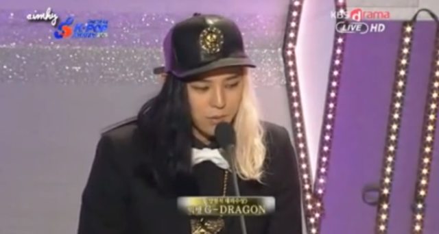 G-Dragon (Foto: YouTube @BIGBANGisVIP)