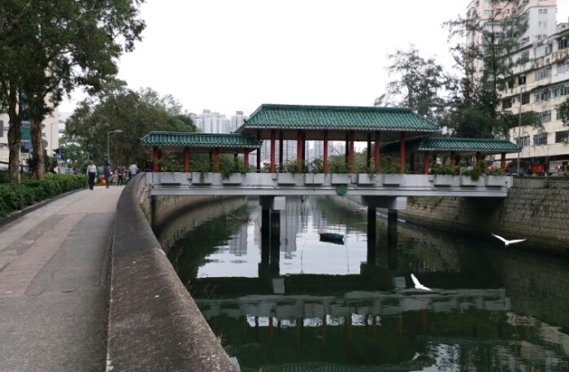 Kenangan di Jembatan Merah Tai Wo, Hong Kong (1)