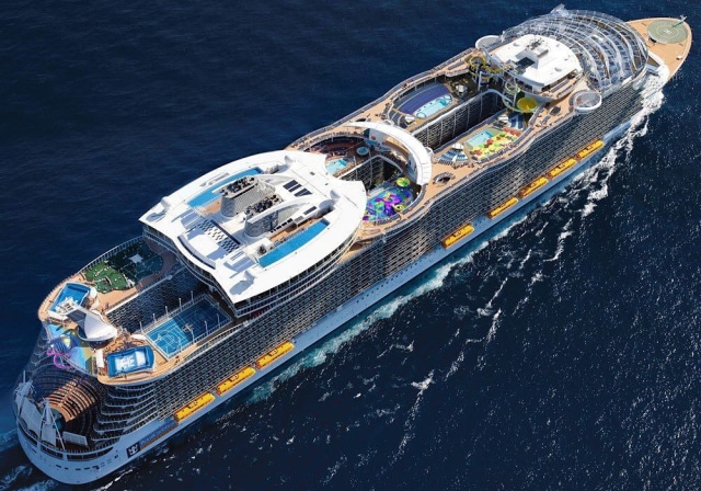 Memiliki sekitar 23 kolam renang  (Foto: Instagram/@officialsymphonyoftheseas)