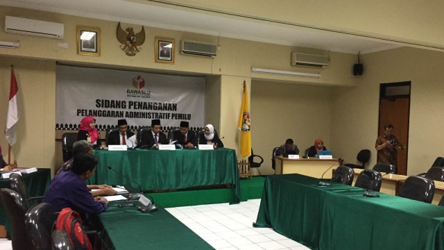 Bawaslu Jakarta kembali menggelar sidang penanganan administratif pemilu di kantornya, Jalan Danau Agung 3, Tanjung Priok, Jakarta Utara.  (Foto: Fachrul Irwinsyah/kumparan)