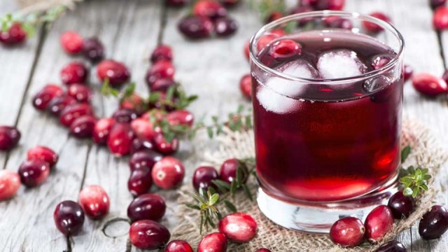 Atasi ISK dengan Juice Cranberry Saat Hamil