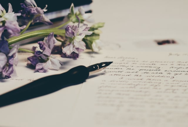 Layout tulisan tangan bisa menentukan karakter seseorang (Foto: Unsplash)