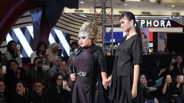 Makeup artist bersama model riasan di Make Over MUA Hunt 2018 (Foto: dok. Intan Kemala Sari/kumparan)
