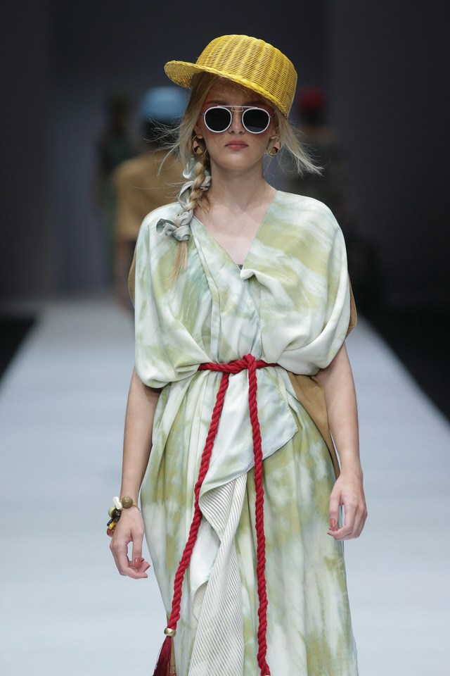 Humbang Shibori x Purana di JFW 2019 (Foto: Dok. Femina Group )