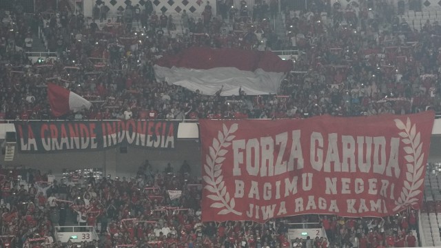 Suporter memadati Stadion Utama Gelora Bung Karno untuk mendukung perjuangan Timnas U-19 di Piala Asia U-19. (Foto: Dok. AFC)