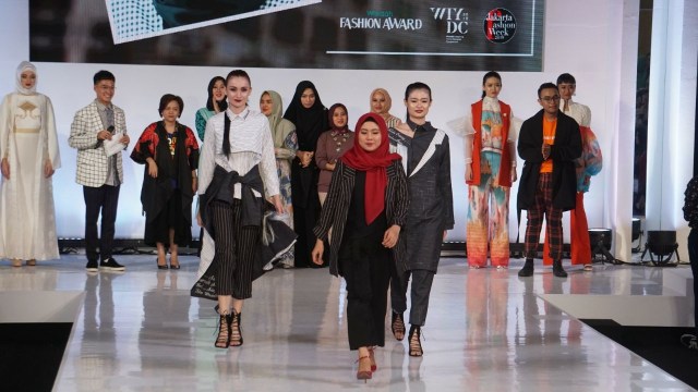 Fashion Show Wardah The Unstoppable You di Jakarta Fashion Week 2019, Senayan City, Jakarta, Jumat (26/10/2018). (Foto: Nugroho Sejati/kumparan)