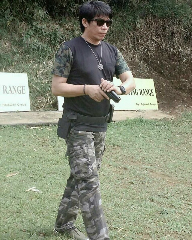 7 Komedian Kondang yang Punya Istri Lebih dari Satu (3)