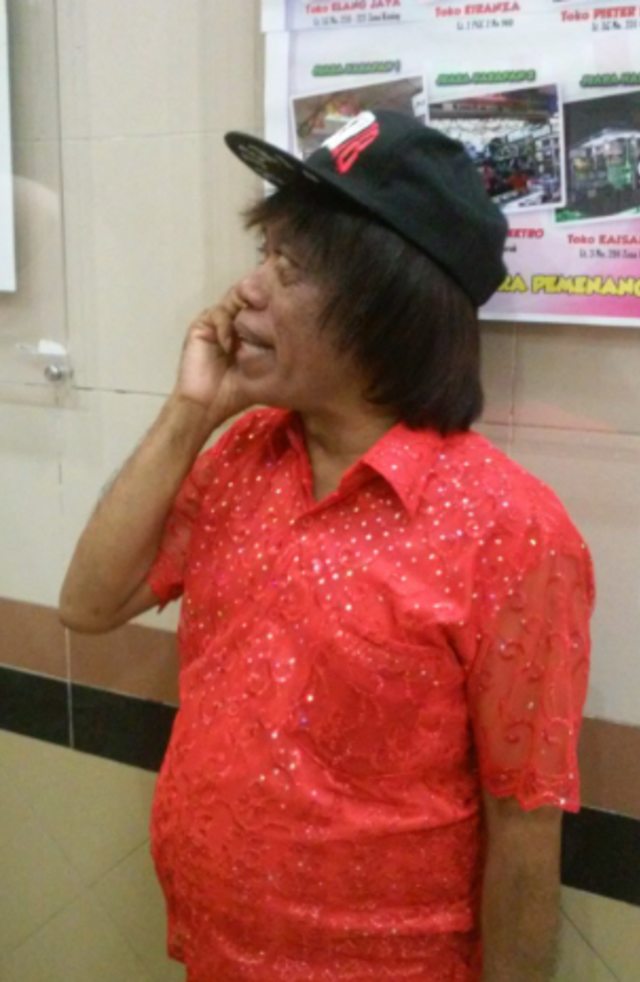 7 Komedian Kondang yang Punya Istri Lebih dari Satu (4)