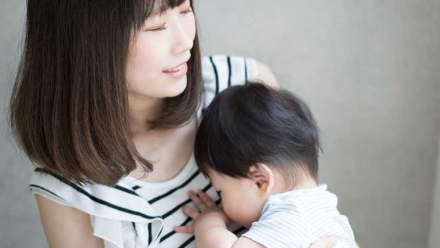 Tips Hadapi Separation Anxiety pada Bayi