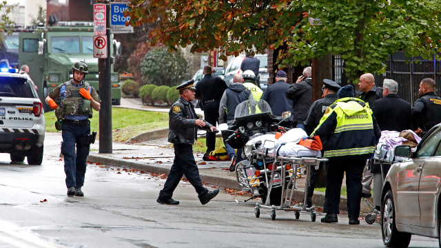 Penembakan Rumah Ibadah Yahudi  di Pennsylvania. (Foto: GENE PUSKAR/AP)