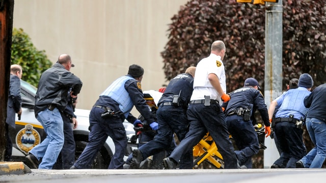 Penembakan Rumah Ibadah Yahudi  di Pennsylvania. (Foto: GENE PUSKAR/AP)